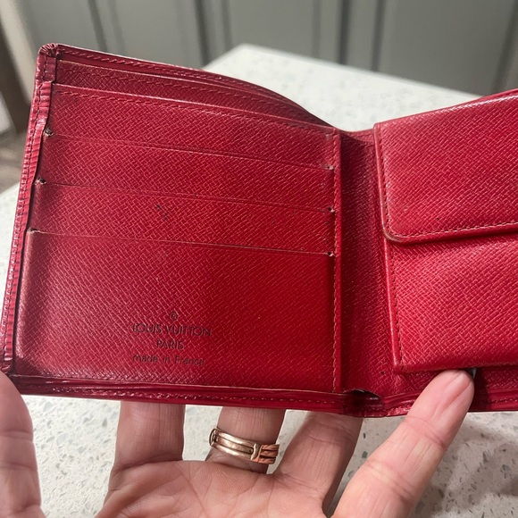 Louis Vuitton Red Epi Men’s Wallet - Picture 4 of 10